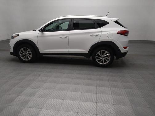 Winter White 2017 Hyundai TUCSON SE