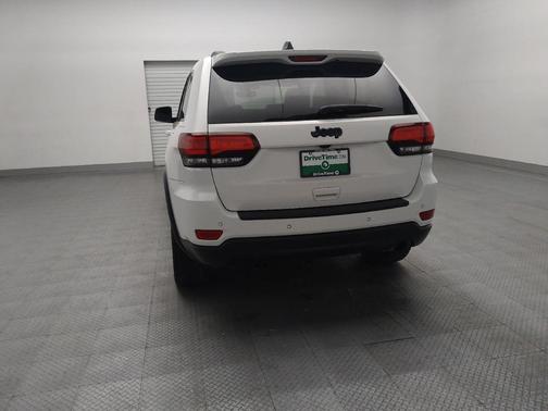 Bright White Clearcoat 2019 Jeep Grand Cherokee Upland