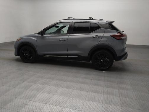 2021 Nissan Kicks SR