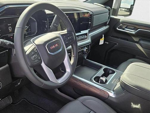 2025 GMC Sierra 2500 SLT