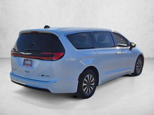 Bright White Clearcoat 2024 Chrysler Pacifica Hybrid Select