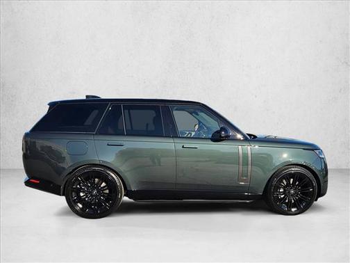 2025 Land Rover Range Rover P400 SE