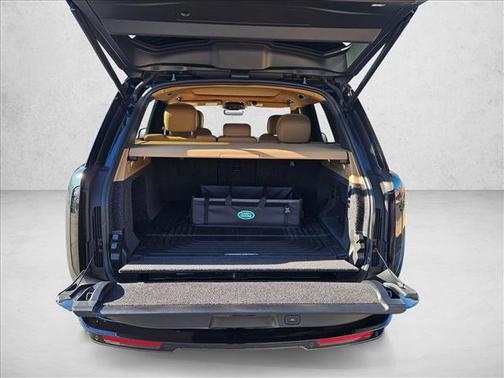 2025 Land Rover Range Rover P400 SE