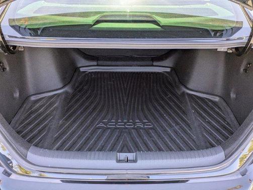 Crystal Black Pearl 2024 Honda Accord LX 1.5T