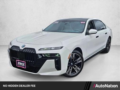 Alpine White 2023 BMW 760 i xDrive