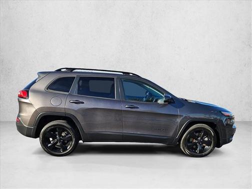 Granite Crystal Metallic Clearcoat 2018 Jeep Cherokee Latitude