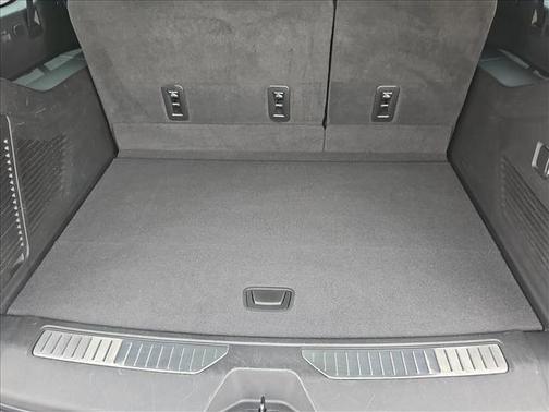 Black 2022 Chevrolet Suburban 4WD Z71