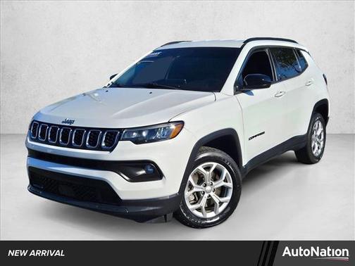 Bright White Clearcoat 2024 Jeep Compass Latitude