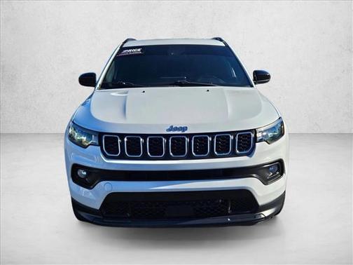Bright White Clearcoat 2024 Jeep Compass Latitude