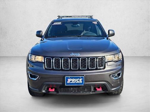 Granite Crystal Metallic Clearcoat 2017 Jeep Grand Cherokee Laredo