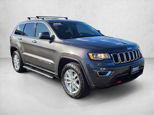 Granite Crystal Metallic Clearcoat 2017 Jeep Grand Cherokee Laredo