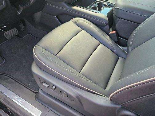 2025 GMC Yukon XL 4WD Elevation