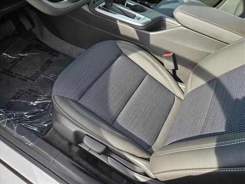 Summit White 2026 Buick Envista Preferred FWD