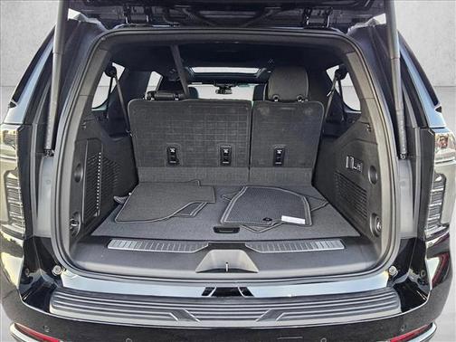 2025 Chevrolet Suburban RST