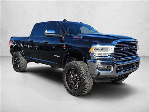 Diamond Black Crystal Pearlcoat 2022 RAM 2500 Laramie Crew Cab 4x4 6'4' Box