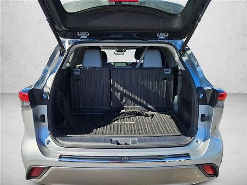 Celestial Silver Metallic 2023 Toyota Highlander Platinum