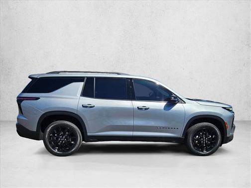 Sterling Gray Metallic 2026 Chevrolet Traverse LT