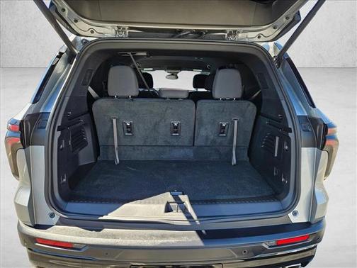 Sterling Gray Metallic 2026 Chevrolet Traverse LT