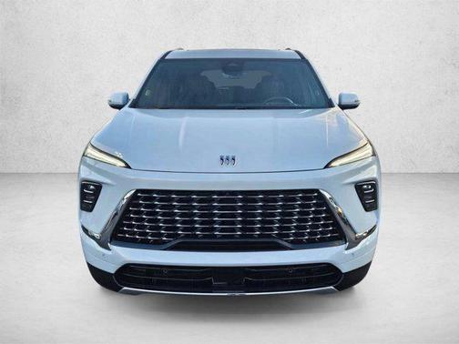 iridescent white tricoat 2026 Buick Enclave Avenir FWD