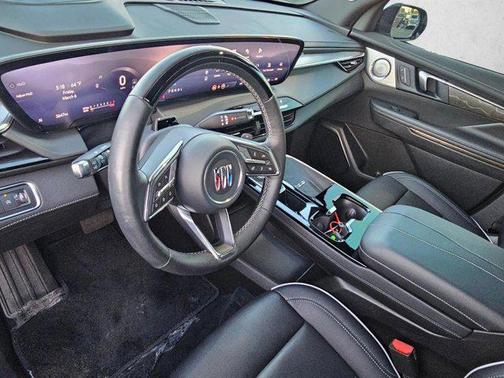 iridescent white tricoat 2026 Buick Enclave Avenir FWD