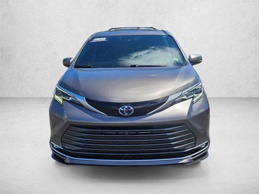 Predawn Gray Mica 2024 Toyota Sienna Platinum