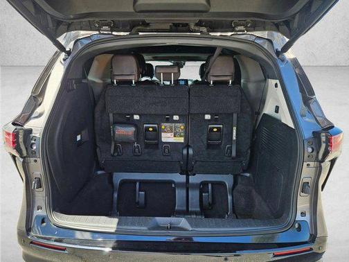 Predawn Gray Mica 2024 Toyota Sienna Platinum
