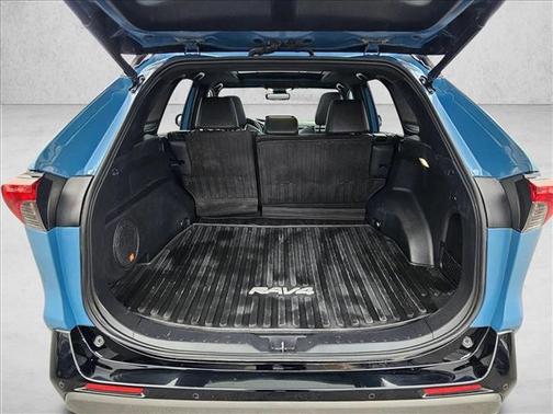 2023 Toyota RAV4 Hybrid SE