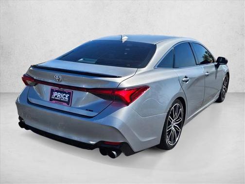 Celestial Silver Metallic 2019 Toyota Avalon XSE