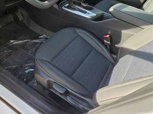 Summit White 2026 Buick Envista Preferred FWD