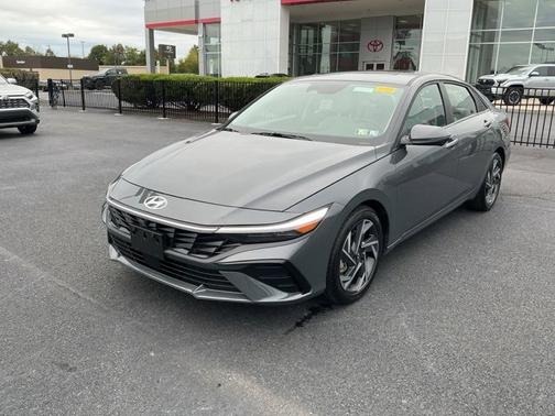 2024 Hyundai ELANTRA Limited