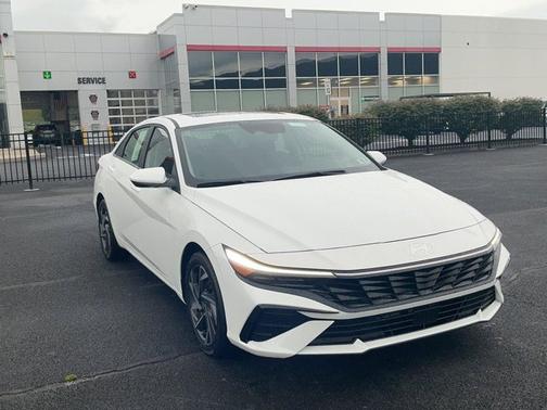 White 2024 Hyundai ELANTRA SEL