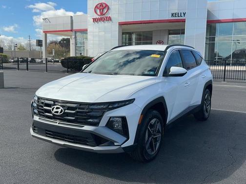 White 2025 Hyundai TUCSON SEL