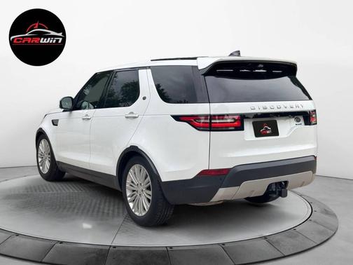 White 2018 Land Rover Discovery HSE LUXURY