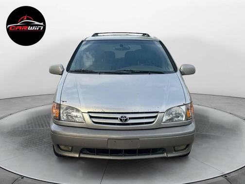 2001 Toyota Sienna XLE