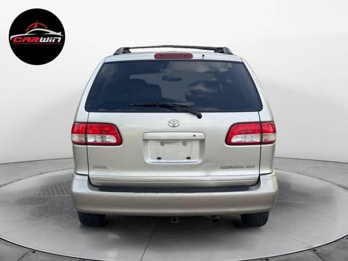 2001 Toyota Sienna XLE