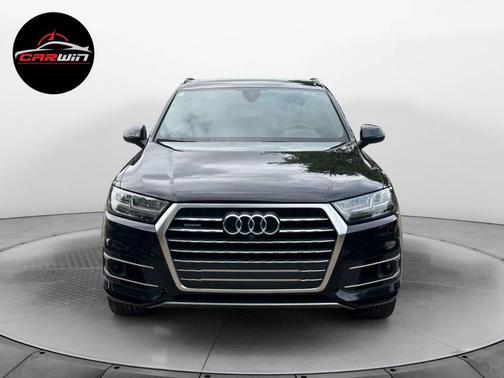 Black 2018 Audi Q7 3.0T Prestige