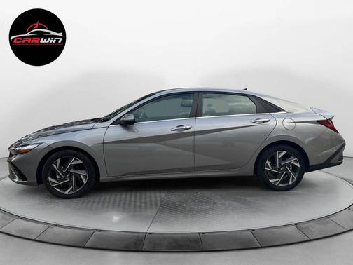 2025 Hyundai ELANTRA SEL