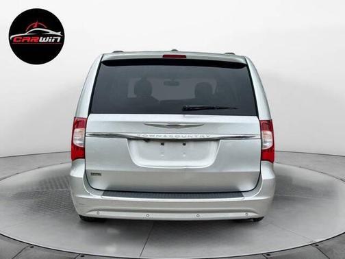 2012 Chrysler Town & Country Touring