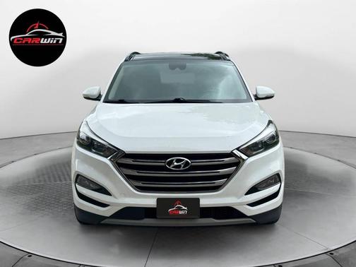 Dazzling White 2018 Hyundai TUCSON Limited