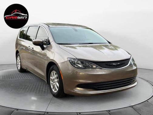 Molten Silver 2017 Chrysler Pacifica LX