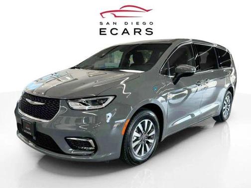2023 Chrysler Pacifica Hybrid Touring L