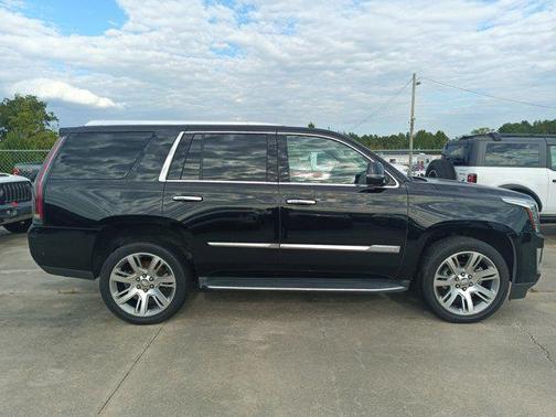 2017 Cadillac Escalade Luxury