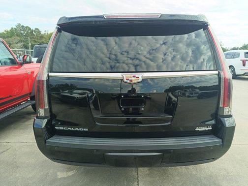 2017 Cadillac Escalade Luxury