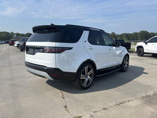 2023 Land Rover Discovery P360 Metropolitan Edition