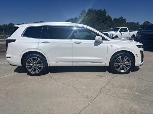 2025 Cadillac XT6 Premium Luxury FWD