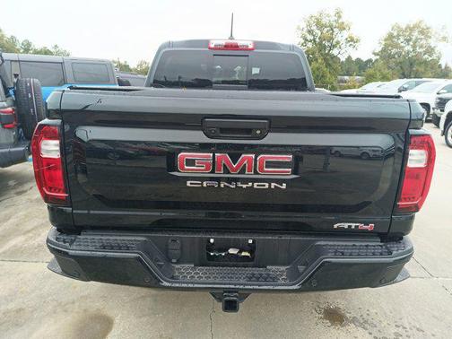 2024 GMC Canyon AT4