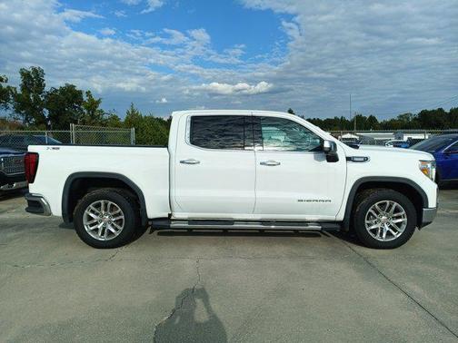 2022 GMC Sierra 1500 SLT