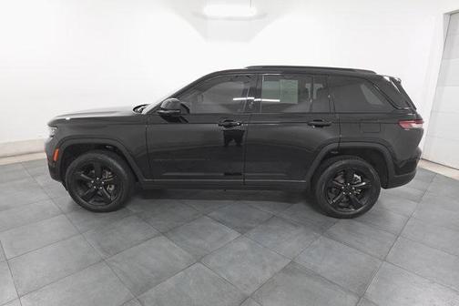 2022 Jeep Grand Cherokee Altitude