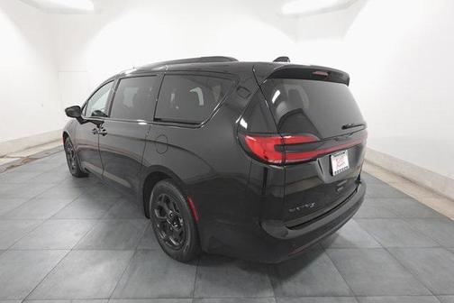 2024 Chrysler Pacifica Hybrid Premium S Appearance Pkg