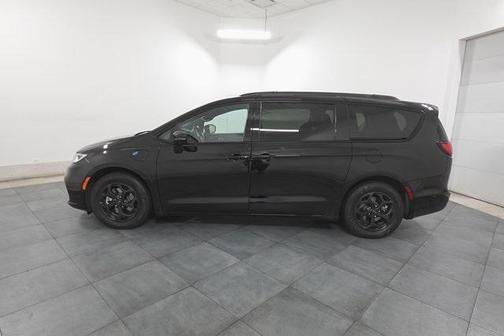 2024 Chrysler Pacifica Hybrid Premium S Appearance Pkg
